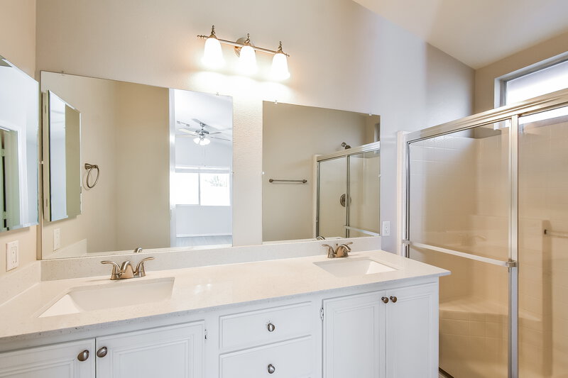 1,840/Mo, 9023 Edgeworth Pl Las Vegas, NV 89123 Main Bathroom View