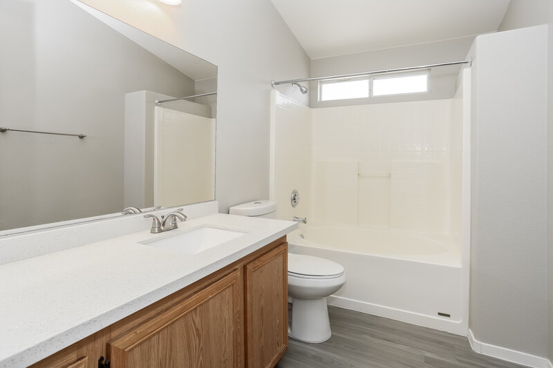 2,700/Mo, 4037 Sweet Surrender Court North Las Vegas, NV 89032 Master Bathroom View