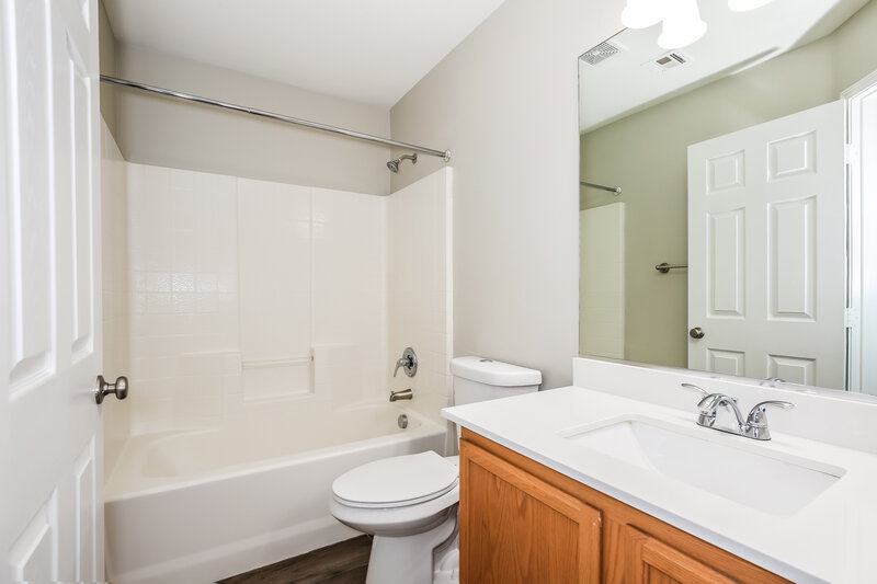 2,015/Mo, 10465 Armand Ave Las Vegas, NV 89129 Bathroom View 2
