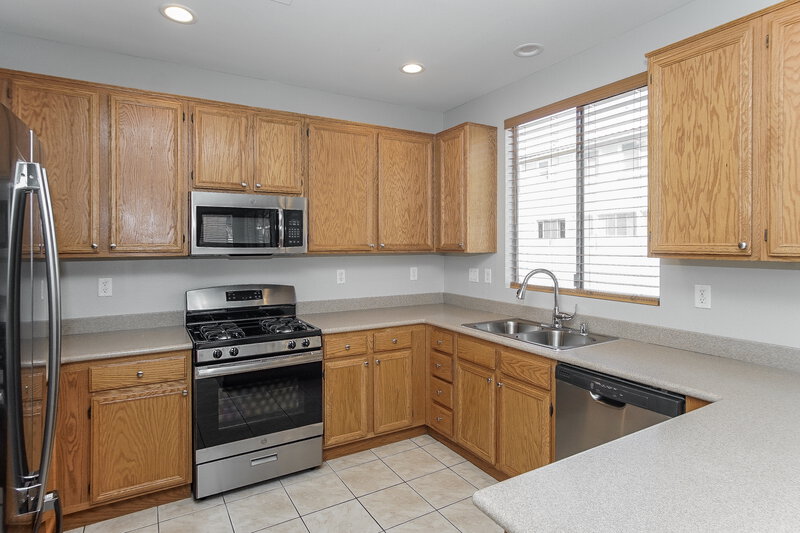 2,860/Mo, 1932 Basilwood Ct North Las Vegas, NV 89031 Kitchen View