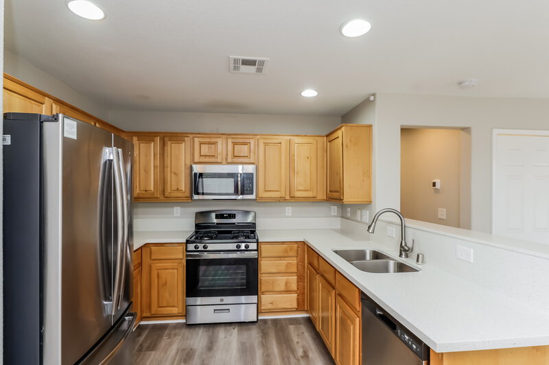 2,040/Mo, 10413 Chandra Ave Las Vegas, NV 89129 Kitchen View