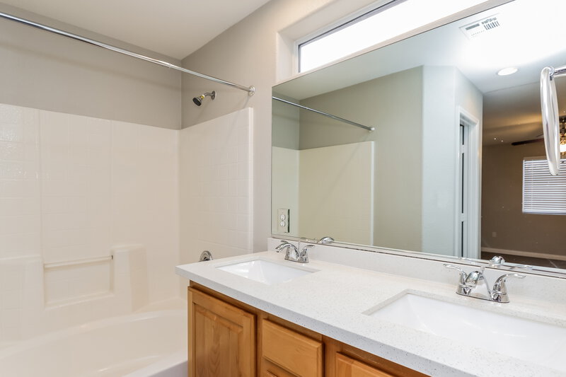 2,040/Mo, 10413 Chandra Ave Las Vegas, NV 89129 Main Bathroom View