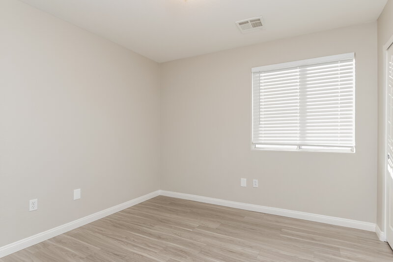 2,040/Mo, 10413 Chandra Ave Las Vegas, NV 89129 Bedroom View