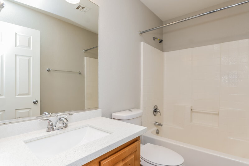 2,040/Mo, 10413 Chandra Ave Las Vegas, NV 89129 Bathroom View