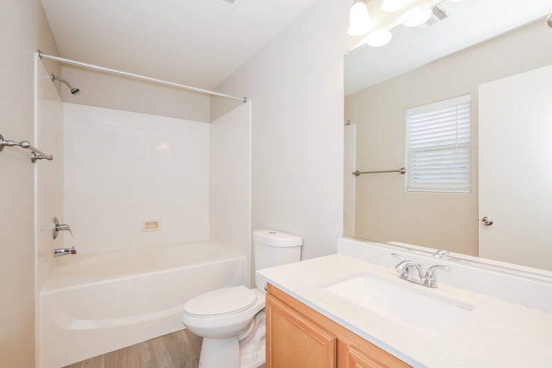 1,970/Mo, 8216 Corset Creek St Las Vegas, NV 89131 Main Bathroom View