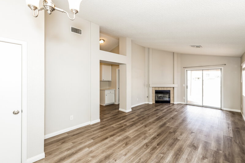 0/Mo, 8024 Counterpoint Lane Las Vegas, NV 89123 Living Room View 3
