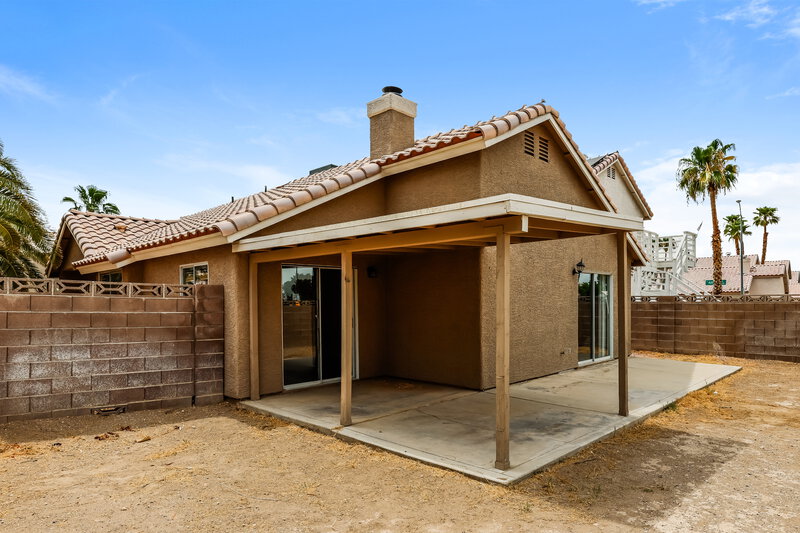 0/Mo, 8024 Counterpoint Lane Las Vegas, NV 89123 Rear View