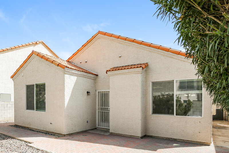 1,960/Mo, 7636 Adornment Ct Las Vegas, NV 89131 Rear View