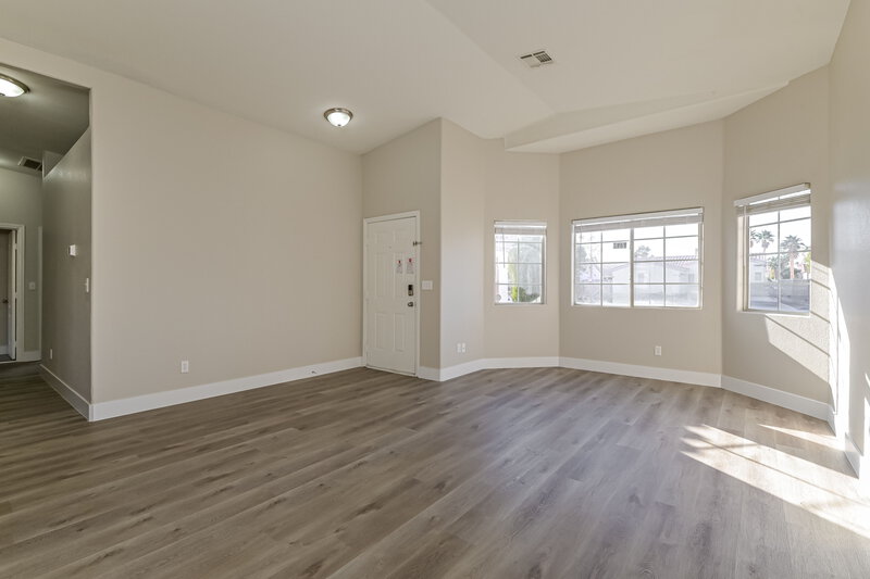 1,800/Mo, 5238 Olive Dale Ct North Las Vegas, NV 89031 Living Room View 2