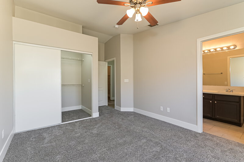 1,800/Mo, 5238 Olive Dale Ct North Las Vegas, NV 89031 Main Bedroom View 2