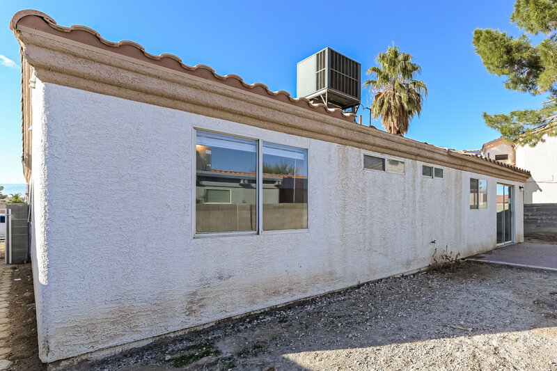 1,800/Mo, 5238 Olive Dale Ct North Las Vegas, NV 89031 Rear View 2