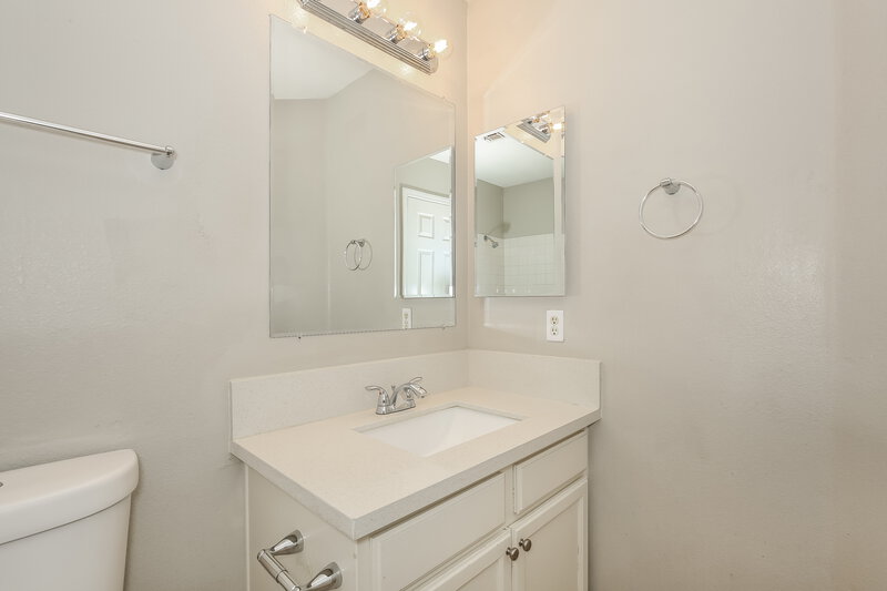 2,020/Mo, 3742 Saint Peter Ct North Las Vegas, NV 89031 Bathroom View 2