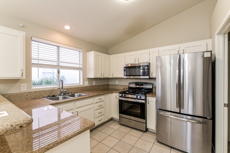 1,855/Mo, 3916 Marble Mountain St Las Vegas, NV 89129 Kitchen View 2