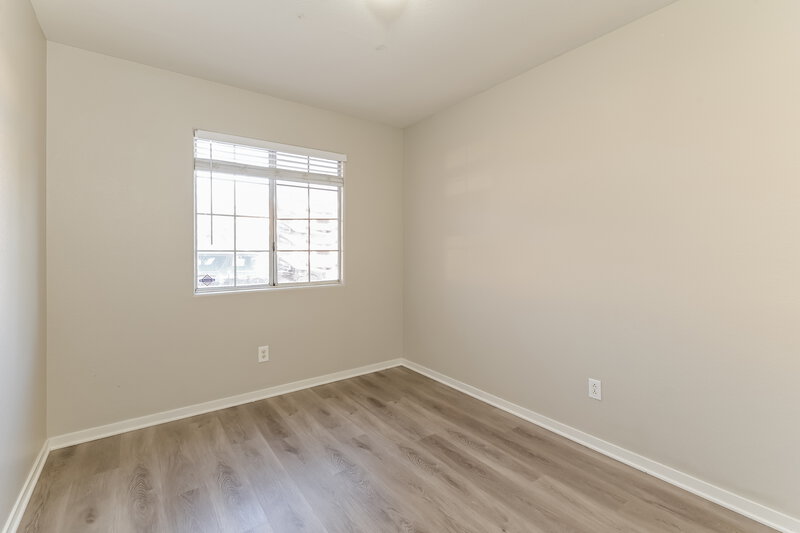 1,855/Mo, 3916 Marble Mountain St Las Vegas, NV 89129 Bedroom View 2