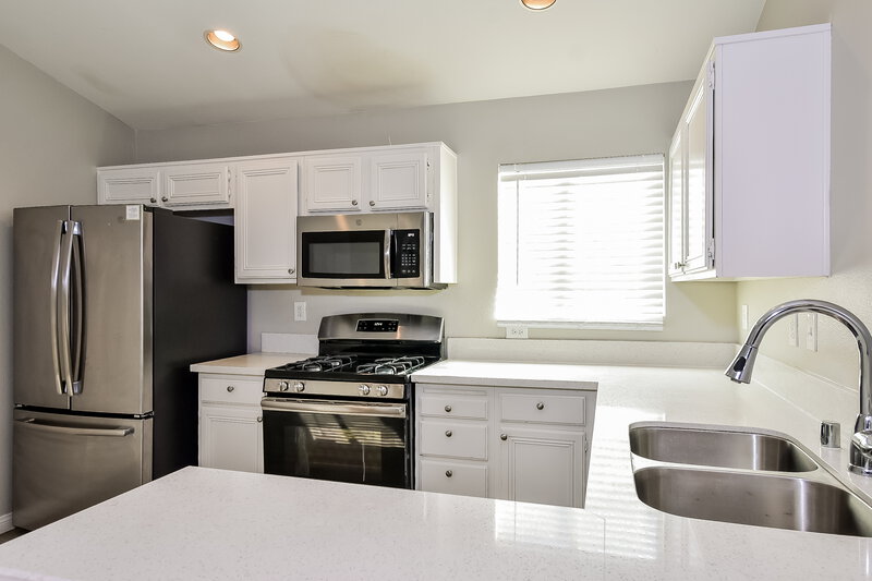 2,090/Mo, 6227 Eliza Lane North Las Vegas, NV 89031 Kitchen View 2