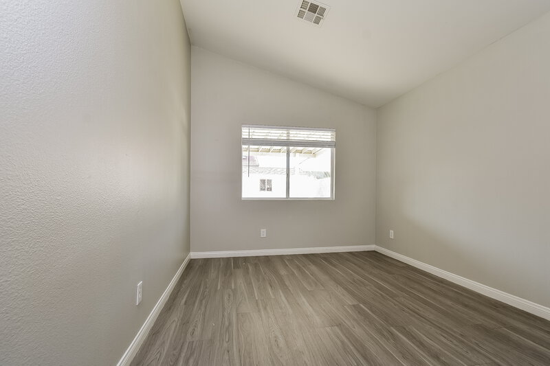 2,090/Mo, 6227 Eliza Lane North Las Vegas, NV 89031 Bedroom View 2