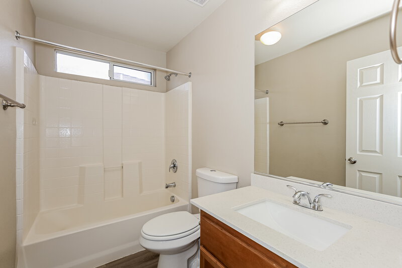 1,975/Mo, 927 Appaloosa Hills Ave North Las Vegas, NV 89081 Bathroom View