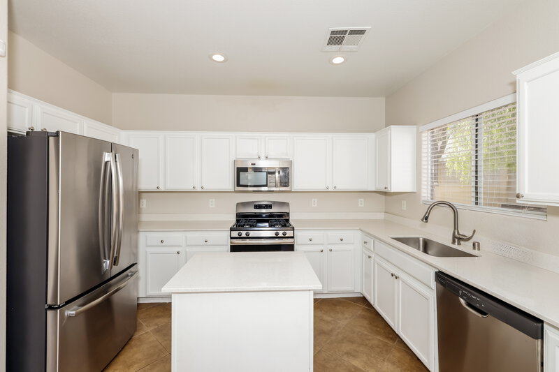 2,195/Mo, 7423 Clarita Cavern St Las Vegas, NV 89139 Kitchen View 2