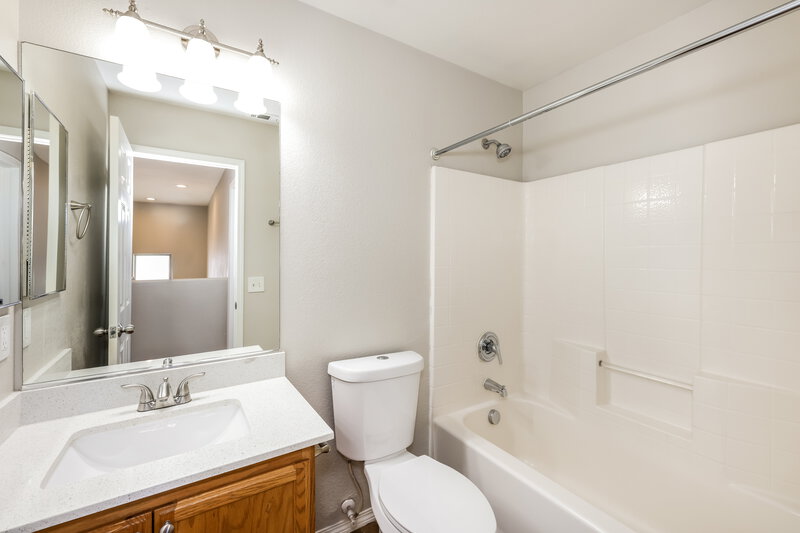 2,195/Mo, 7423 Clarita Cavern St Las Vegas, NV 89139 Bathroom View