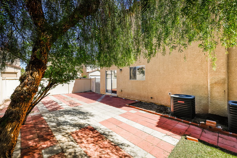 2,195/Mo, 7423 Clarita Cavern St Las Vegas, NV 89139 Rear View