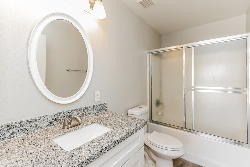 2,015/Mo, 873 Tollbrook Way Henderson, NV 89011 Main Bathroom View