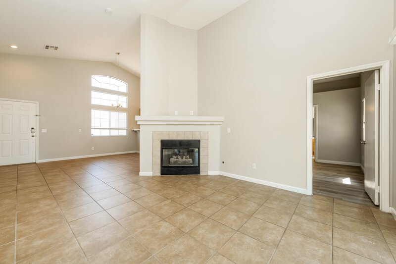 2,085/Mo, 2415 Inlet Spring Ave North Las Vegas, NV 89031 Living Room View 2