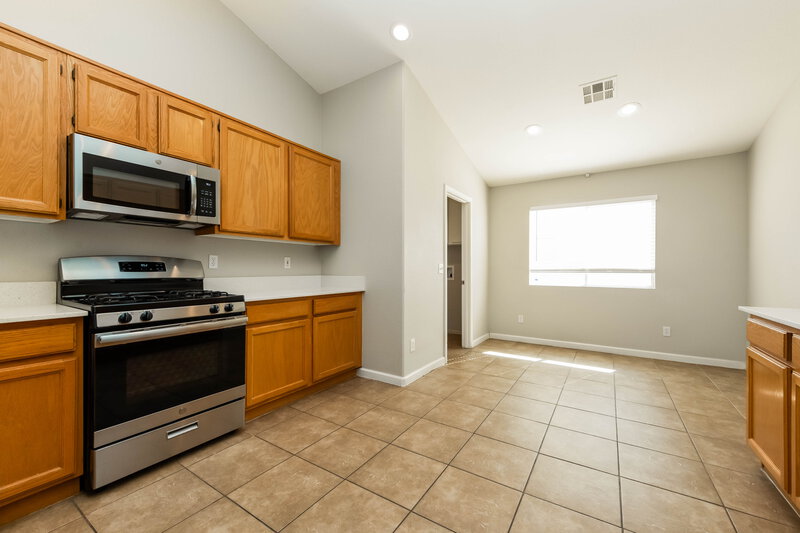 2,085/Mo, 2415 Inlet Spring Ave North Las Vegas, NV 89031 Kitchen View