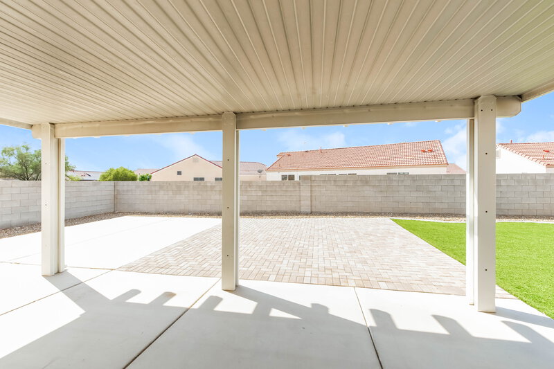 2,085/Mo, 2415 Inlet Spring Ave North Las Vegas, NV 89031 Covered Patio View