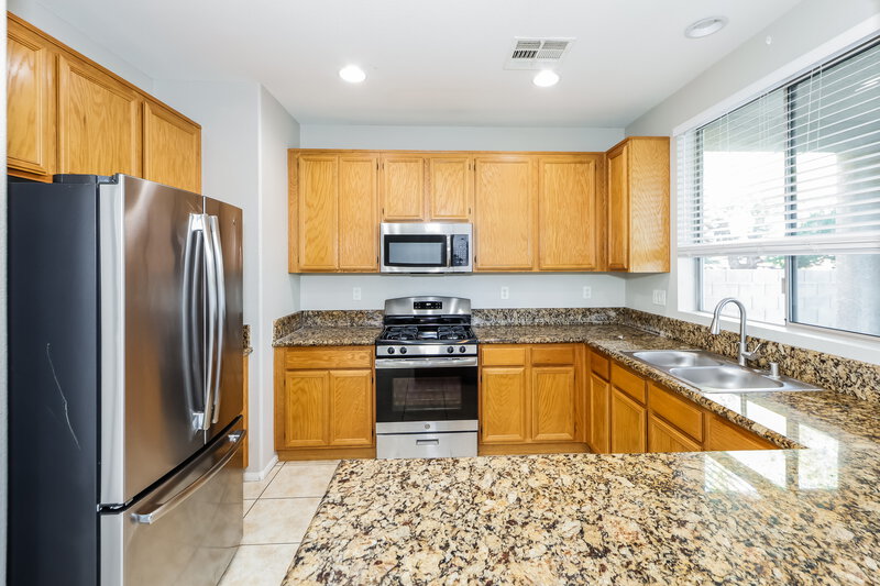 1,955/Mo, 1934 Barrel Oak Avenue North Las Vegas, NV 89031 Kitchen View