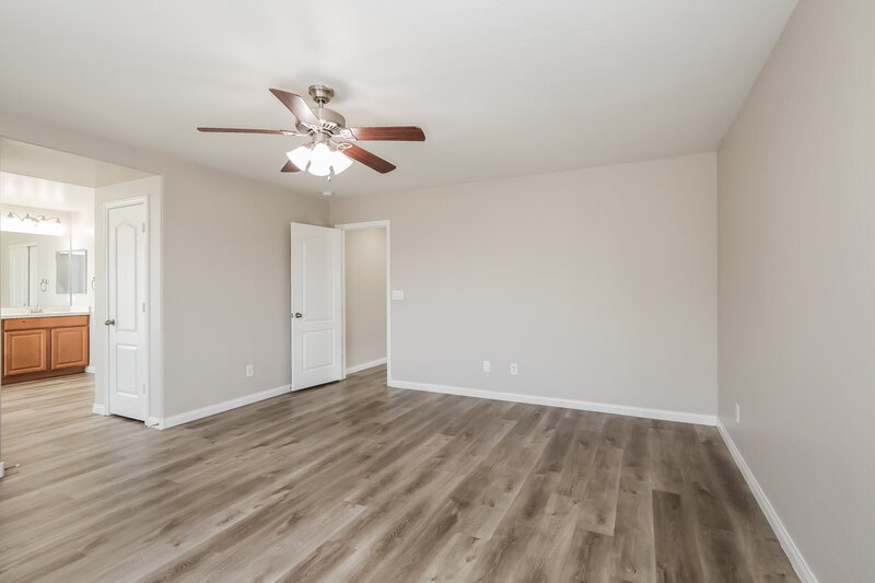 2,295/Mo, 1417 Beams Ave North Las Vegas, NV 89081 Main Bedroom View 2