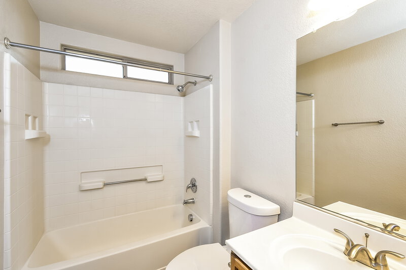 2,085/Mo, 3577 Chelsea Grove St Las Vegas, NV 89122 Bathroom View 2