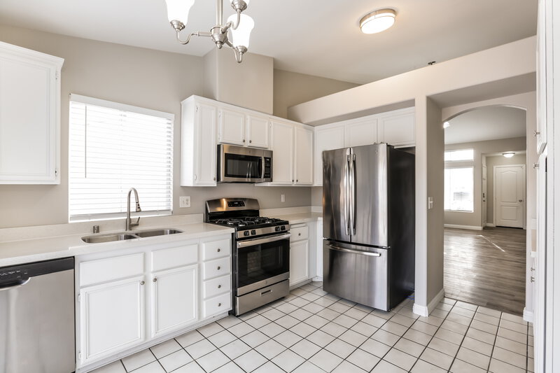 1,940/Mo, 1916 Fossil Butte Way North Las Vegas, NV 89032 Kitchen View 2