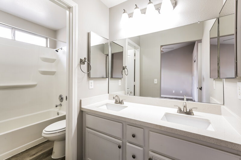 1,940/Mo, 1916 Fossil Butte Way North Las Vegas, NV 89032 Main Bathroom View
