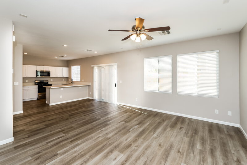 1,950/Mo, 4031 Meadow Foxtail Dr Las Vegas, NV 89122 Living Room View