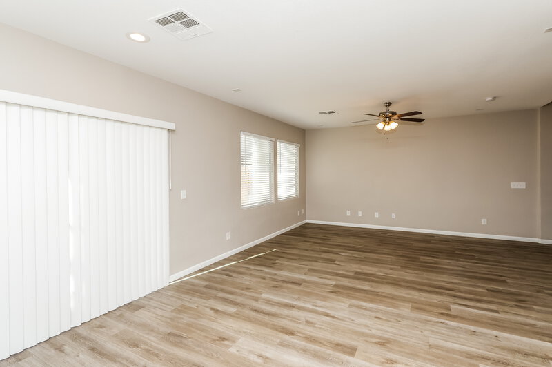 1,950/Mo, 4031 Meadow Foxtail Dr Las Vegas, NV 89122 Living Room View 2