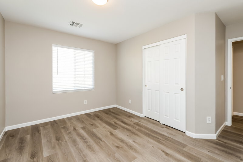 1,950/Mo, 4031 Meadow Foxtail Dr Las Vegas, NV 89122 Bedroom View