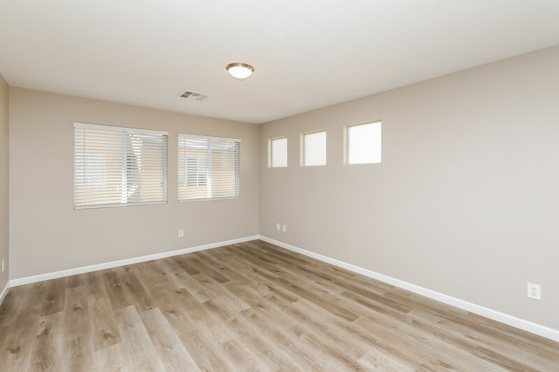 1,950/Mo, 4031 Meadow Foxtail Dr Las Vegas, NV 89122 Bedroom View 4