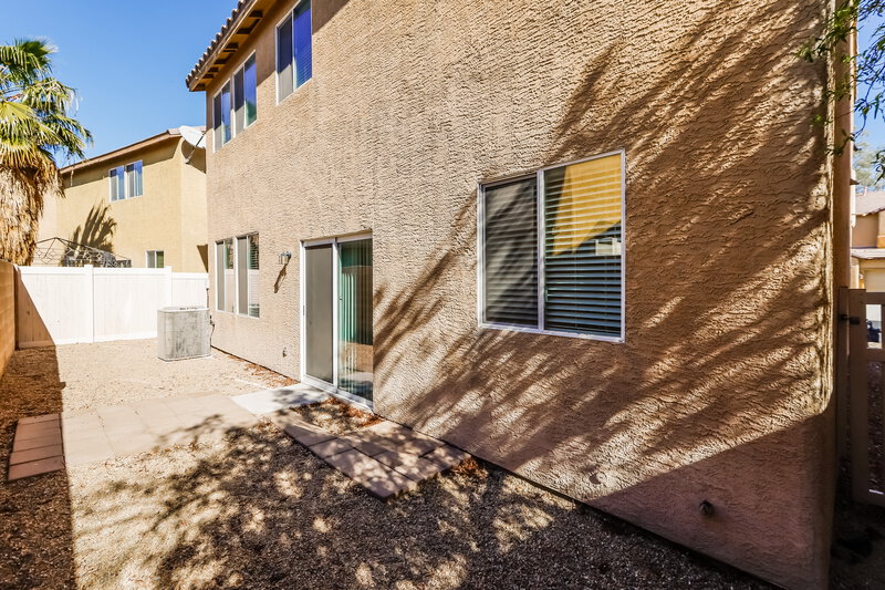 1,950/Mo, 4031 Meadow Foxtail Dr Las Vegas, NV 89122 Rear View