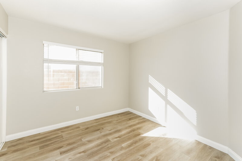 1,925/Mo, 5037 Via De Fortuna Way North Las Vegas, NV 89031 Bedroom View