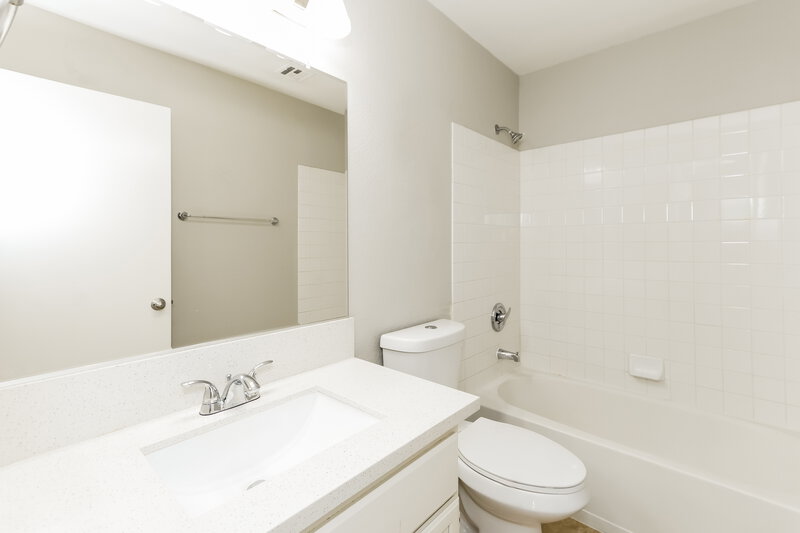 1,925/Mo, 5037 Via De Fortuna Way North Las Vegas, NV 89031 Bathroom View