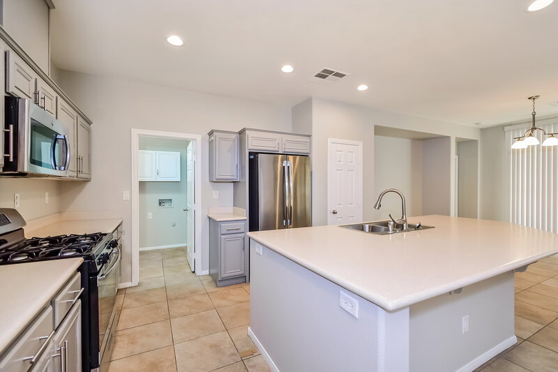 1,965/Mo, 5634 Via Victoria St North Las Vegas, NV 89031 Kitchen View
