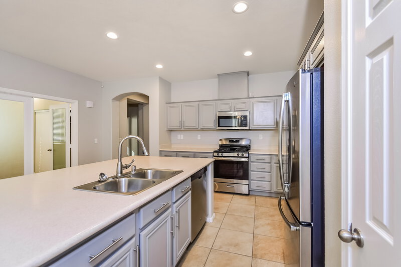 1,965/Mo, 5634 Via Victoria St North Las Vegas, NV 89031 Kitchen View 2
