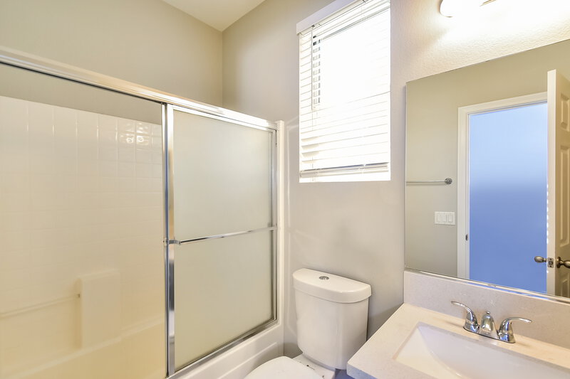 1,965/Mo, 5634 Via Victoria St North Las Vegas, NV 89031 Bathroom View