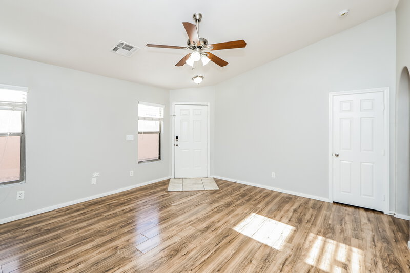 2,040/Mo, 6468 Duck Hill Springs Dr Las Vegas, NV 89122 Living Room View