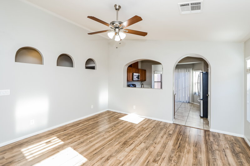 2,040/Mo, 6468 Duck Hill Springs Dr Las Vegas, NV 89122 Living Room View 3