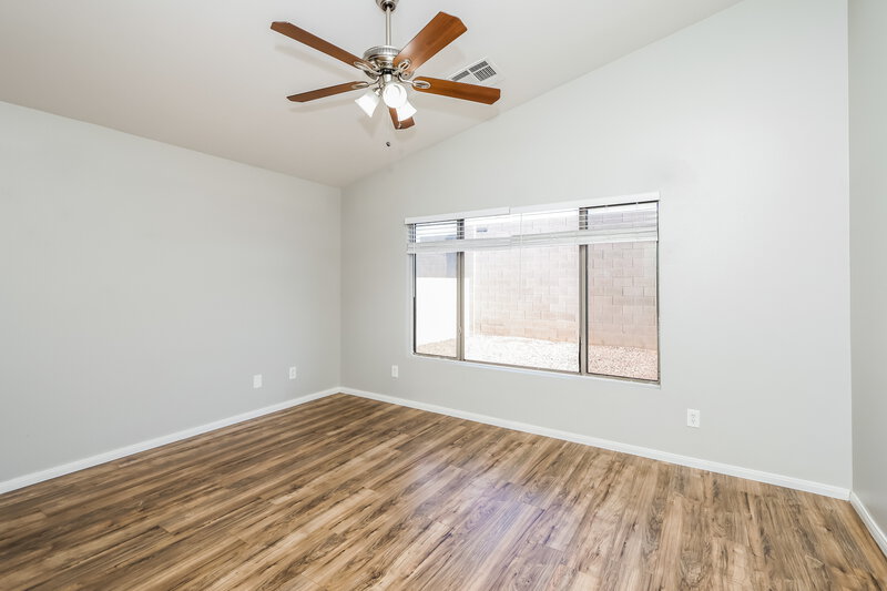 2,040/Mo, 6468 Duck Hill Springs Dr Las Vegas, NV 89122 Main Bedroom View