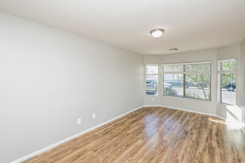 2,040/Mo, 6468 Duck Hill Springs Dr Las Vegas, NV 89122 Bedroom View 2