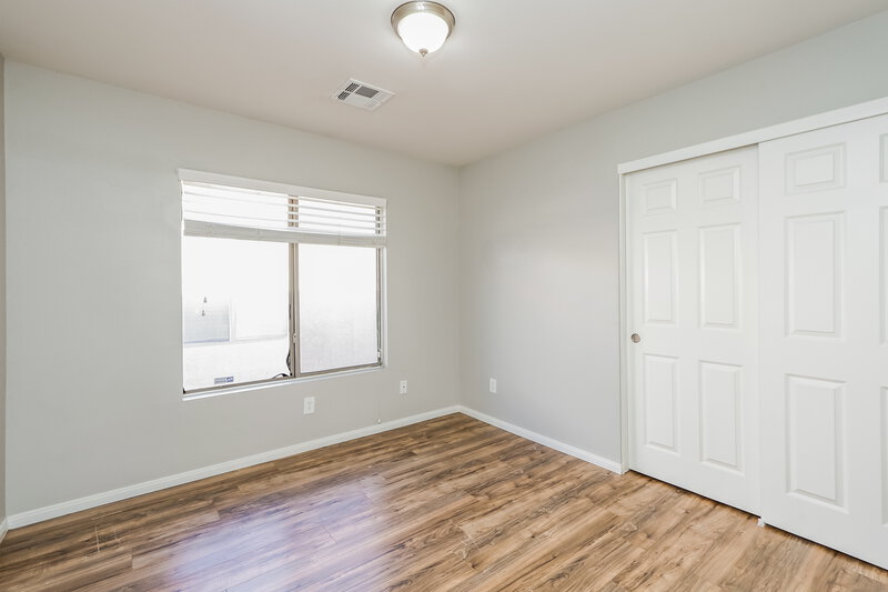 2,040/Mo, 6468 Duck Hill Springs Dr Las Vegas, NV 89122 Bedroom View 3
