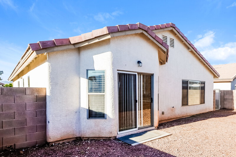 2,040/Mo, 6468 Duck Hill Springs Dr Las Vegas, NV 89122 Rear View