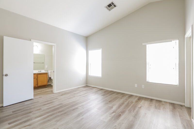 1,895/Mo, 4913 Whispering Spring Ave Las Vegas, NV 89131 Main Bedroom View 2